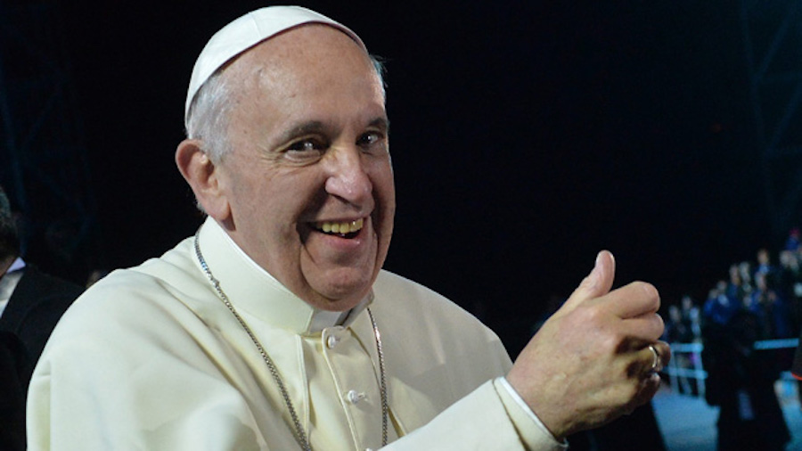pope laughing 2
