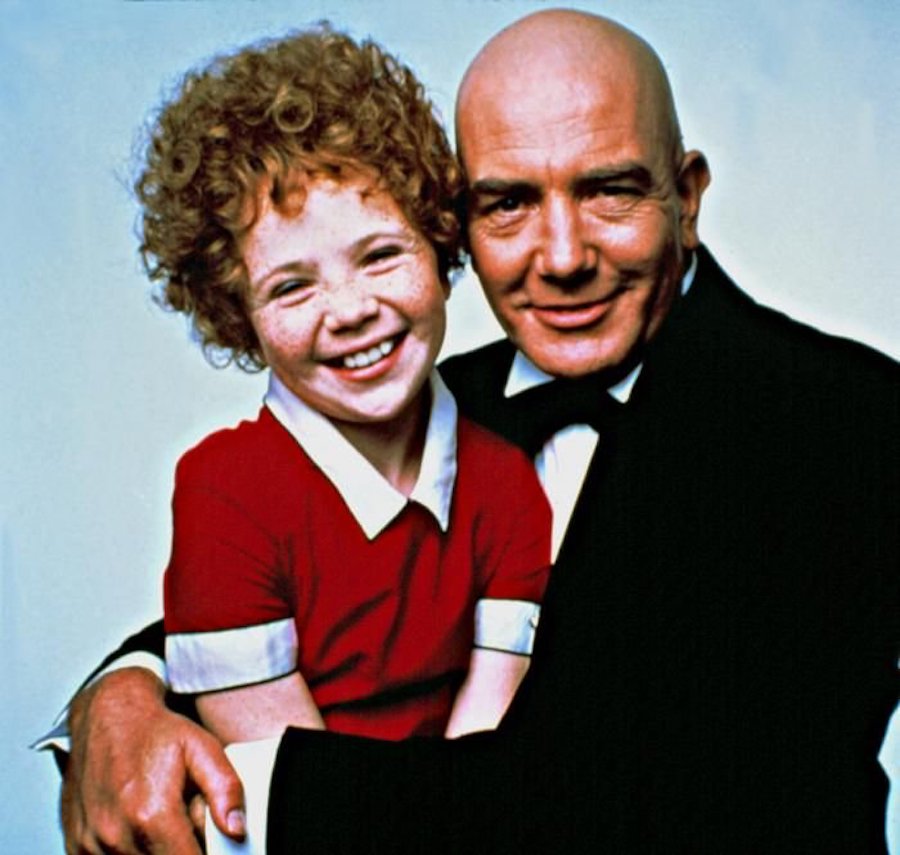 annie and daddy warbucks