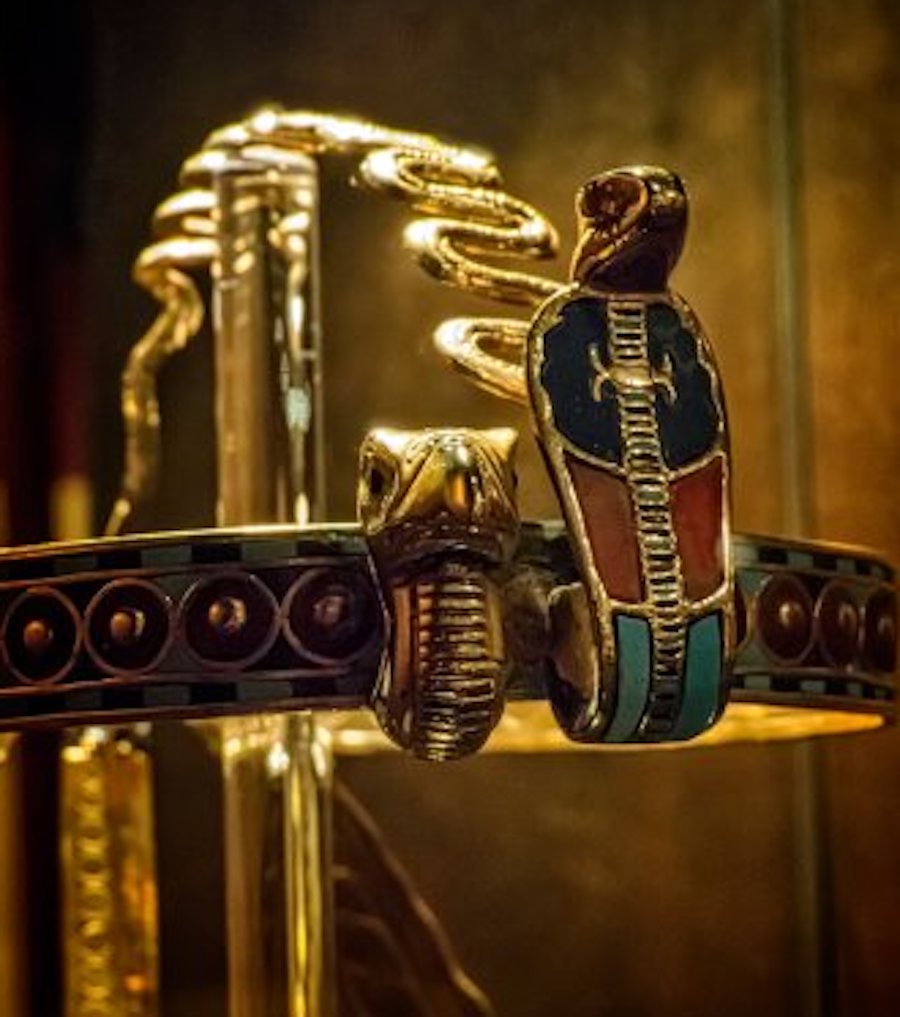 tutankhamun diadem uraeus